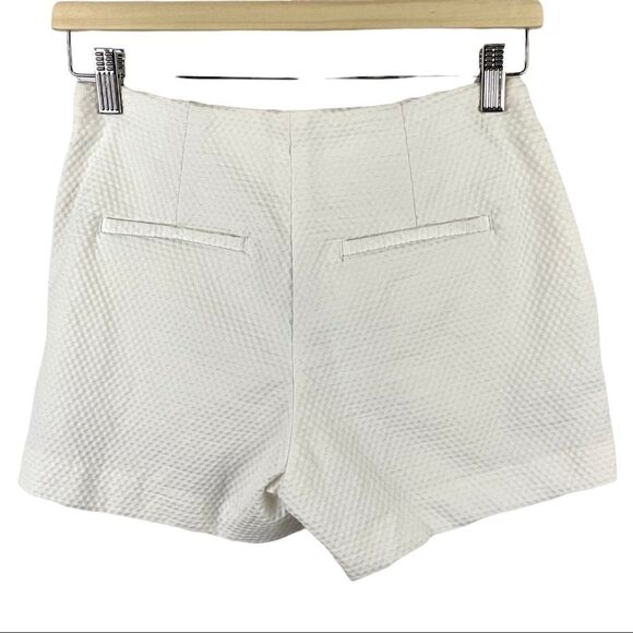 BANANA Republic White Textured Stretch Shorts Size 2 - Picture 3 of 5